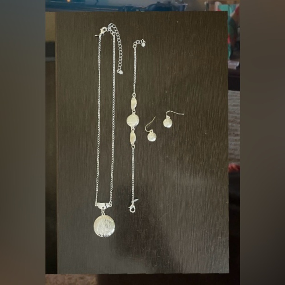 Silver tone necklace,earrings,bracelet